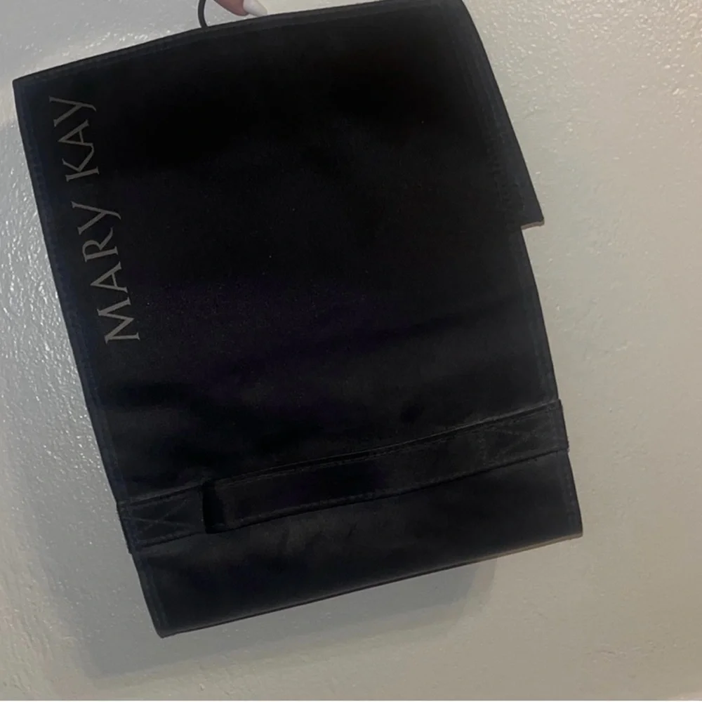‼️3/$20‼️ Mary Kay Black and Pink Makeup Organizer with Clear Compartments